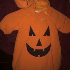Baby pumpkin suit